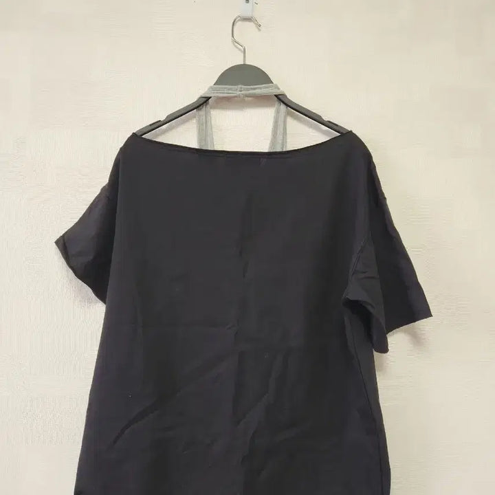 [SOLD OUT] 미드나잇 무브 89 오프숄더 티셔츠 원숄더 티 블랙