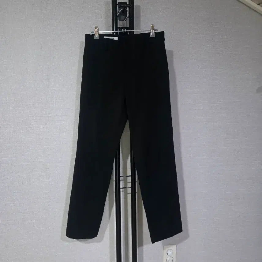 [BUNJANG] 8seconds Slim Fit Black Slacks (Size 74/29) / 에잇세컨즈 슬림핏 기모 블랙 슬랙스 74 (29)