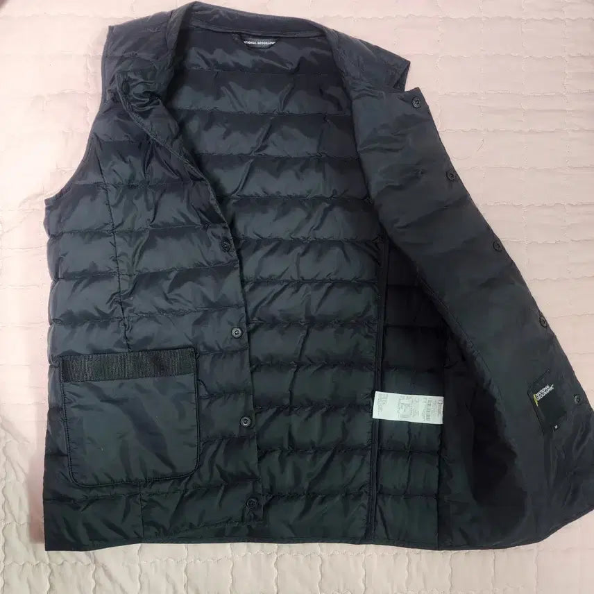 [BUNJANG] National Geographic Lightweight Padded Vest Black / 내셔널지오그래픽 경량 패딩 조끼 블랙