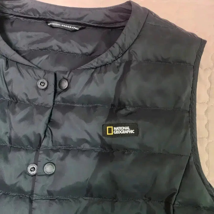 [BUNJANG] National Geographic Lightweight Padded Vest Black / 내셔널지오그래픽 경량 패딩 조끼 블랙