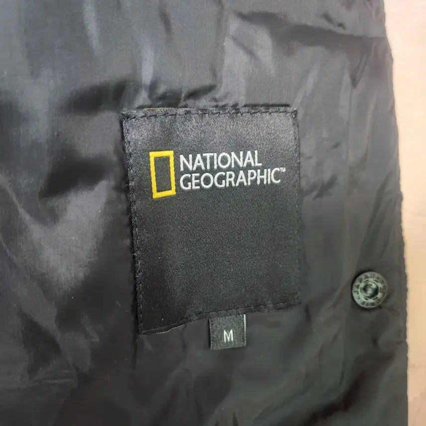 [BUNJANG] National Geographic Lightweight Padded Vest Black / 내셔널지오그래픽 경량 패딩 조끼 블랙