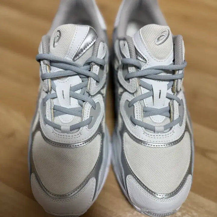 [SOLD OUT] 새상품 아식스 젤 NYC 화이트 오이스터 280mm 급매