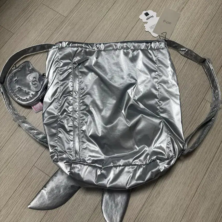 [BUNJANG] Atelier Vanessa Bruno Heloki Kiki Le Bon Glossy Silver Backpack &amp; Shoulder Bag S / 아떼바네사브루노 헬로키키 르봉 글로시 실버 백팩 겸 숄더백S 새상품