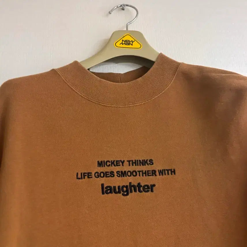 [BUNJANG] Mickey Mouse Brown Sweatshirt / 미키마우스 프린팅 맨투맨 브라운