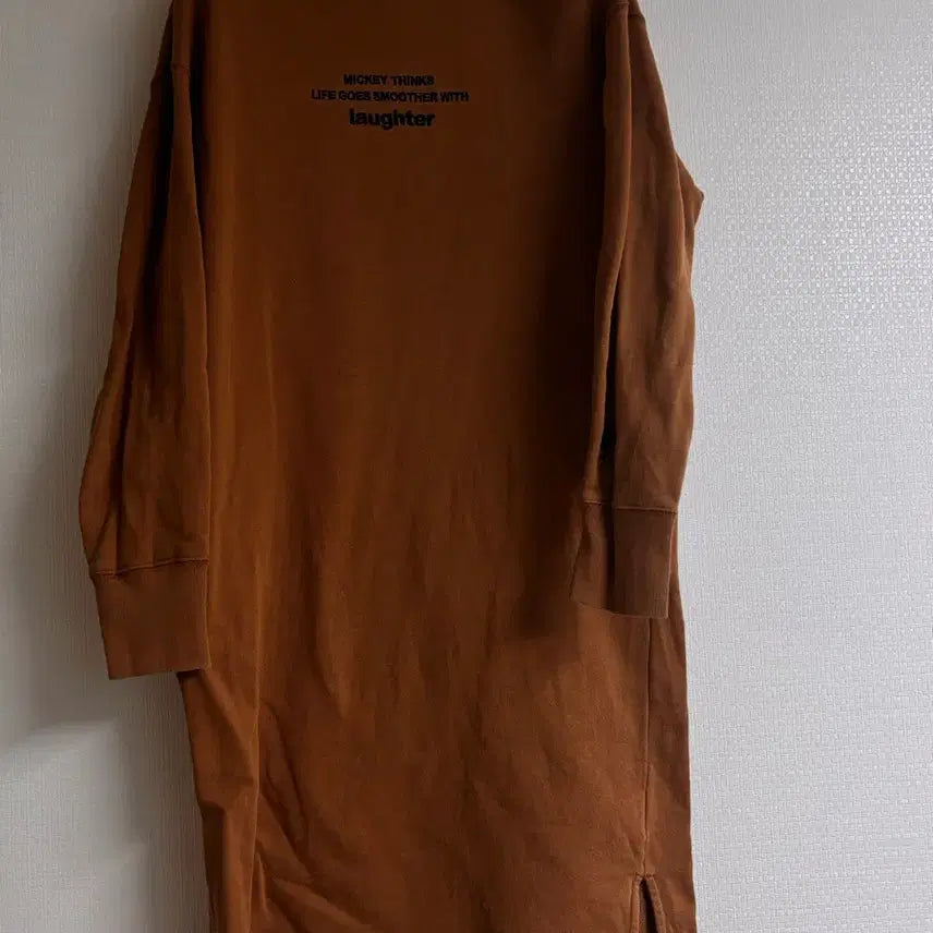 [BUNJANG] Mickey Mouse Brown Sweatshirt / 미키마우스 프린팅 맨투맨 브라운