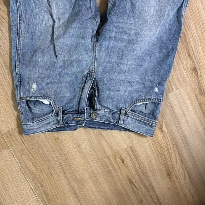 [BUNJANG] Distressed Denim Jeans / 찢어진 청바지 데님팬츠