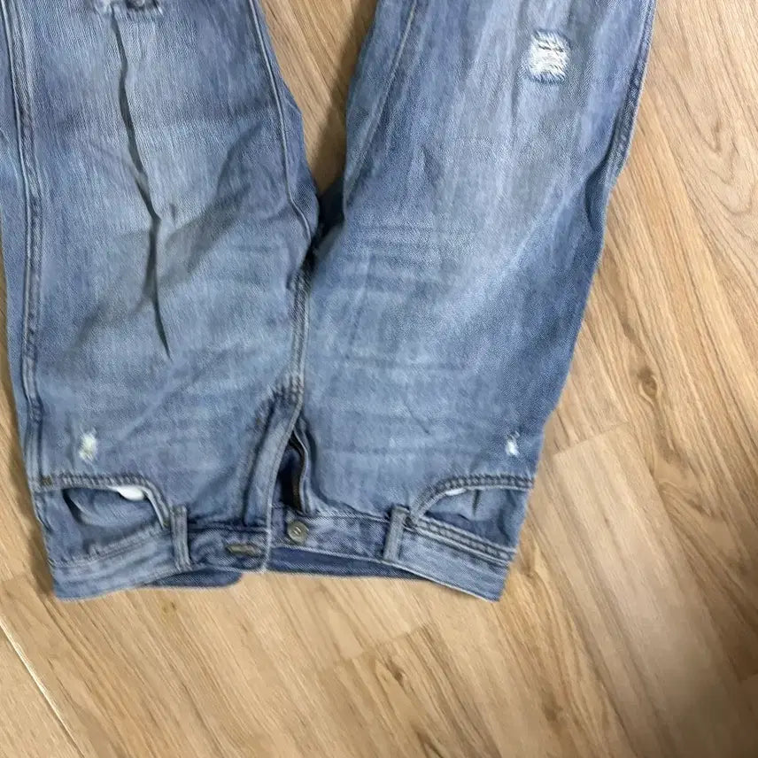 [BUNJANG] Distressed Denim Jeans / 찢어진 청바지 데님팬츠