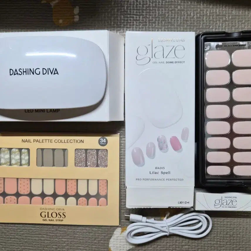 [BUNJANG] Dashing Diva Nail Tip Set / 새상품) 데싱디바 네일팁 램프 + 글레이즈 젤네일스트립