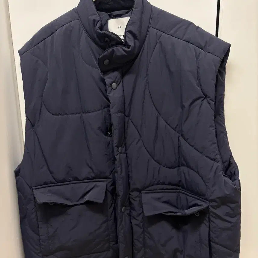 [BUNJANG] H&amp;M Quilted Padded Vest Navy / H&amp;M 퀼팅 패딩 조끼 네이비
