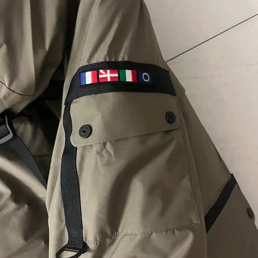 [BUNJANG] Ider Gore-Tex Goose Down Short Padded Jacket / 아이더 스투키 프리미엄 다운자켓