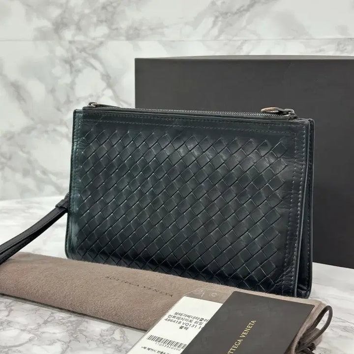 [BUNJANG] Bottega Veneta Intrecciato Weaving Clutch Black / ( 정품 ) 보테가베네타 인트레치아 위빙 클러치 블랙