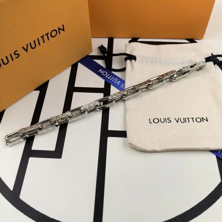 [BUNJANG] Louis Vuitton Silver Chain Bracelet / 루이비통 체인 팔찌 실버 풀박스