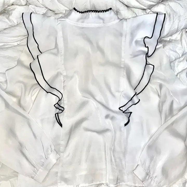 [BUNJANG] Evelyn Frill Ribbon Bow Blouse / 에블린 프릴 리본 보우타이 블라우스 |스나계 양산형 지뢰계 grl 로지타