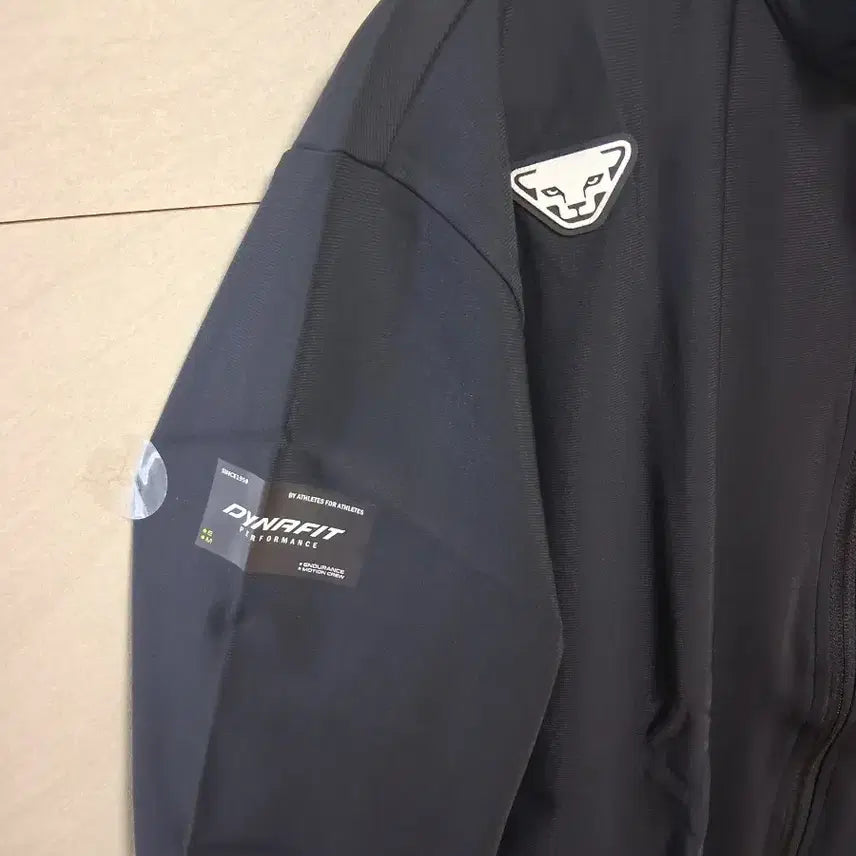 [BUNJANG] Training Suit Set L (New) / 다이나핏 트레이닝복 춘추용 세트 XL 새상품