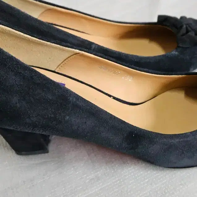 [BUNJANG] BABARA Navy Suede Ribbon Heels / BABARA 바바라 네이비 스웨이드 리본힐
