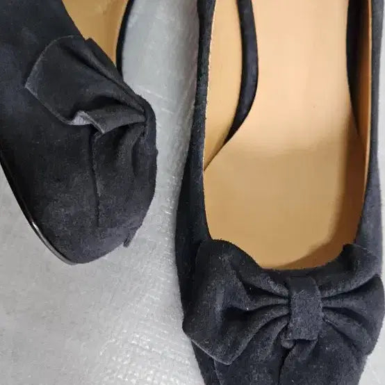 [BUNJANG] BABARA Navy Suede Ribbon Heels / BABARA 바바라 네이비 스웨이드 리본힐