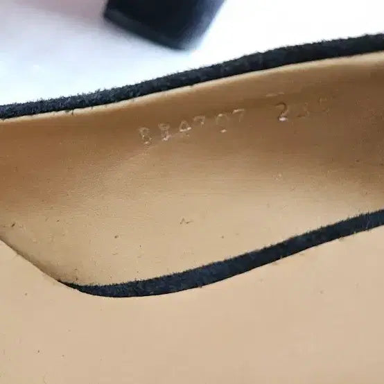 [BUNJANG] BABARA Navy Suede Ribbon Heels / BABARA 바바라 네이비 스웨이드 리본힐