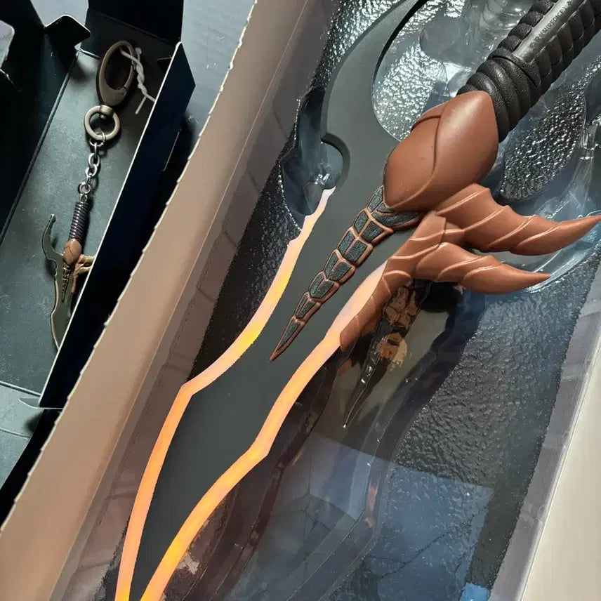 [BUNJANG] Solo Leveling Casa's Fang Lightstick and Keyring Bundle Set / 일괄) 나혼자만레벨업 나혼렙 카사카의 독니 응원봉+키링