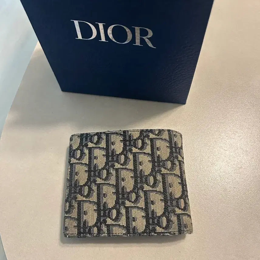 [SOLD OUT] 디올 오블리크 반지갑 + 쇼핑백