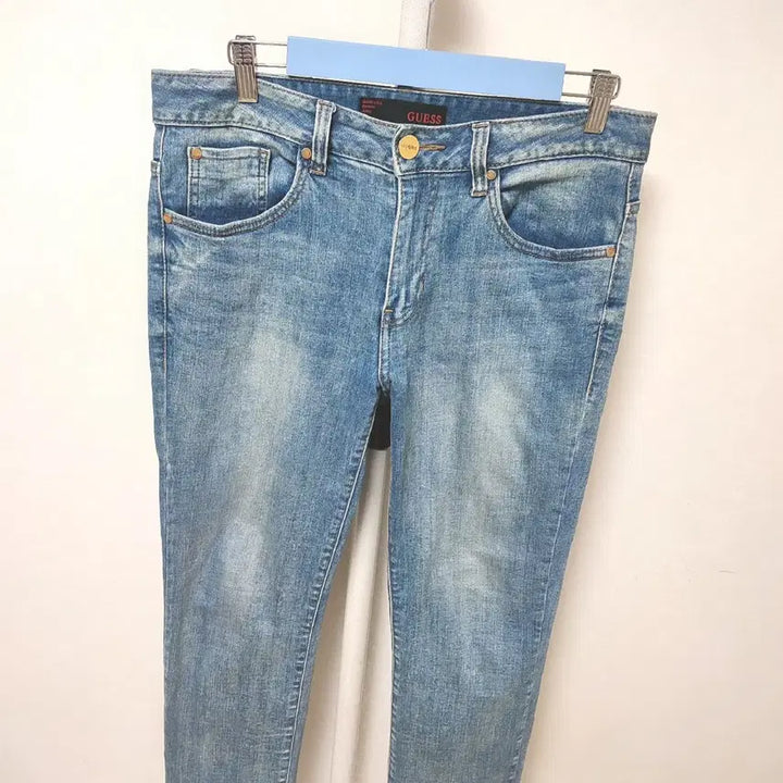 [SOLD OUT] [33] 게스 남성 스판 청바지 금속 삼각 데님 팬츠