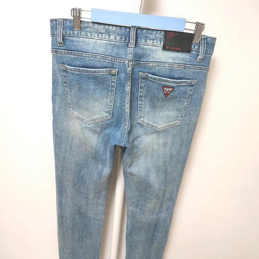 [SOLD OUT] [33] 게스 남성 스판 청바지 금속 삼각 데님 팬츠