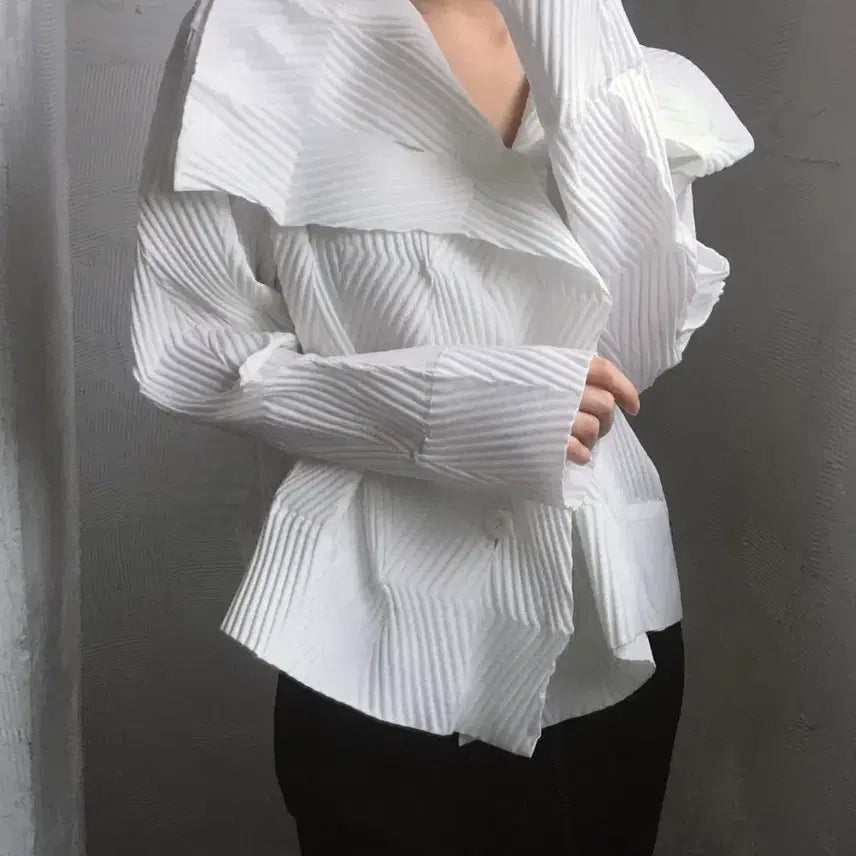 [SOLD OUT] Issey Miyake 이세이미야케 화이트 빅카라 자켓