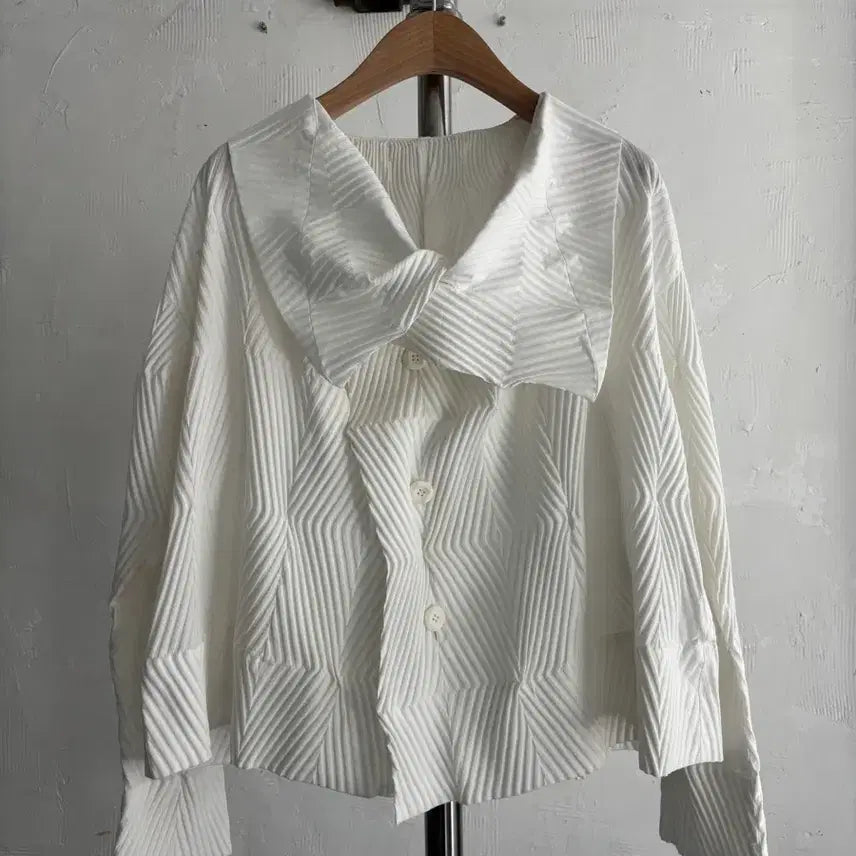 [SOLD OUT] Issey Miyake 이세이미야케 화이트 빅카라 자켓