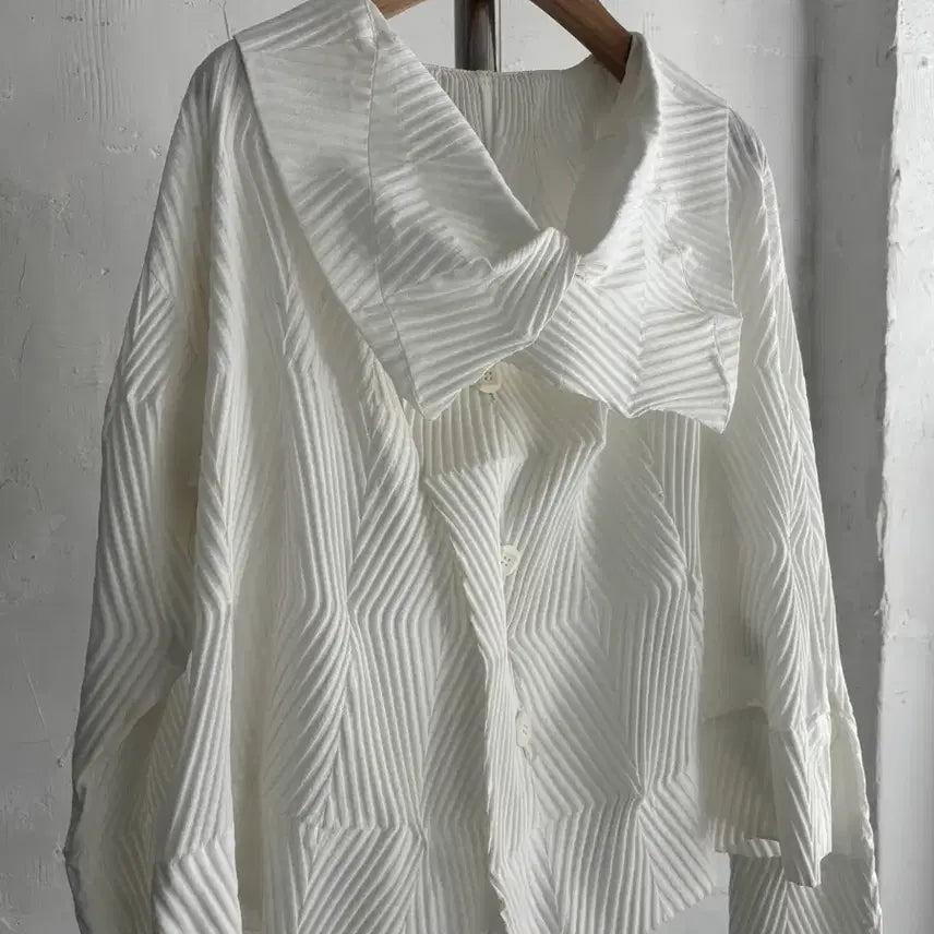 [SOLD OUT] Issey Miyake 이세이미야케 화이트 빅카라 자켓