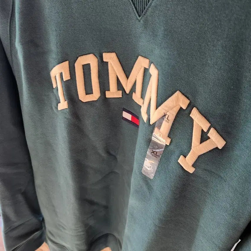 [BUNJANG] Tommy Hilfiger Green Sweatshirt XL / 타미힐피거 그린 맨투맨 XL 새상품 110 사이즈입니다