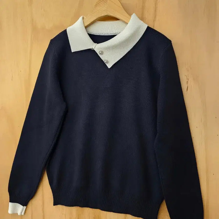 [BUNJANG] Unbalanced Collar Pearl Button Knit Top / 진주단추 언발란스 카라 배색니트 (새옷) 블랙