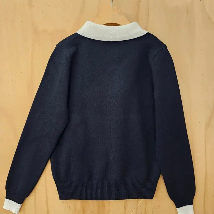 [BUNJANG] Unbalanced Collar Pearl Button Knit Top / 진주단추 언발란스 카라 배색니트 (새옷) 블랙