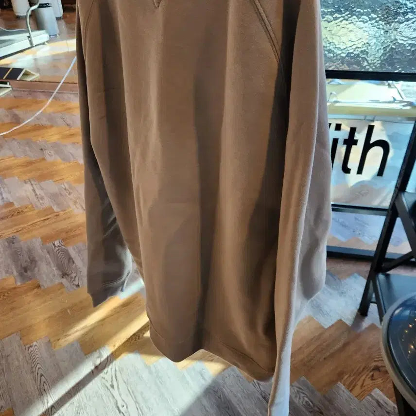 [BUNJANG] Tommy Hilfiger Beige Crewneck Sweatshirt XL / 타미힐피거 베이지 맨투맨 XL 새상품 판매합니다 110사이즈입니다