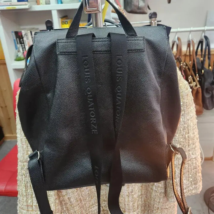 [BUNJANG] Louis Quatorze Leather Backpack / 루이까또즈 백팩-정품