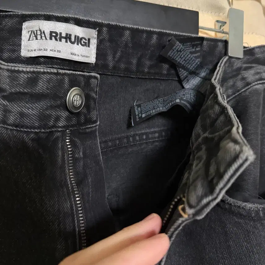 [BUNJANG] ZARA Luigi Wide Fit Jeans Black / 자라 x 루이지 와이드 핏 진 블랙
