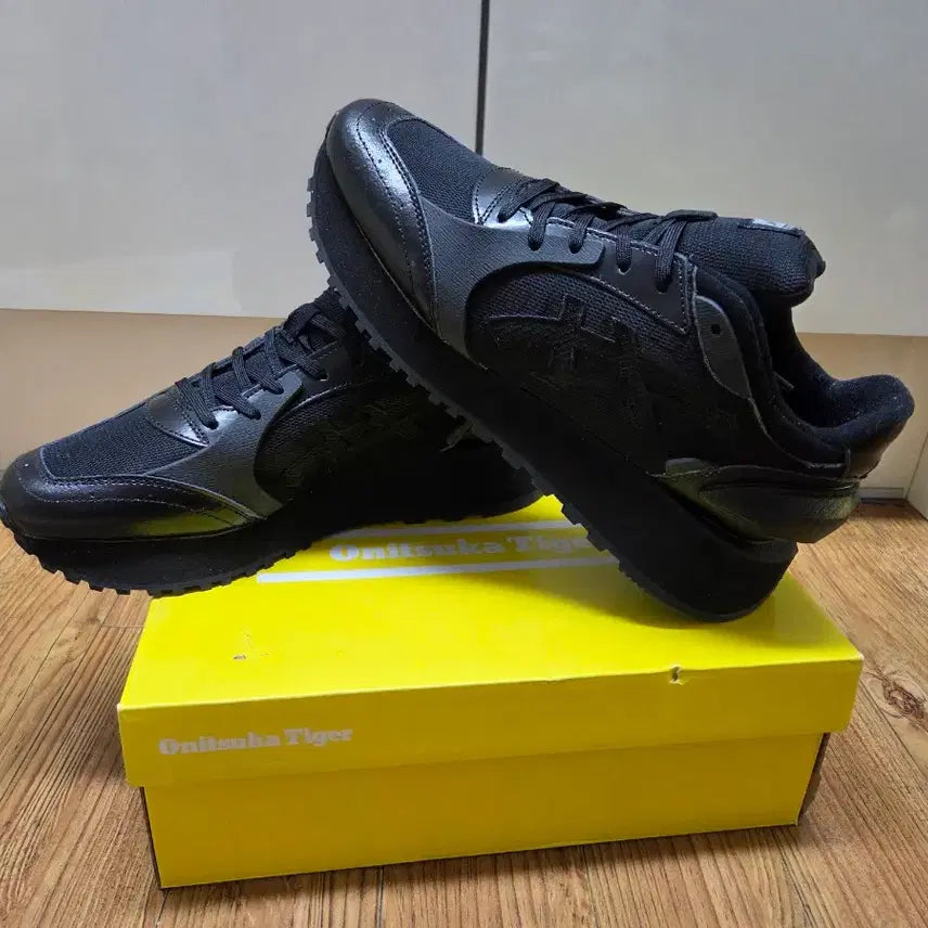 [BUNJANG] Onitsuka Tiger MOAGE CO Black 280mm / 오니츠카타이거 MOAGE CO 새상품 280. 택포