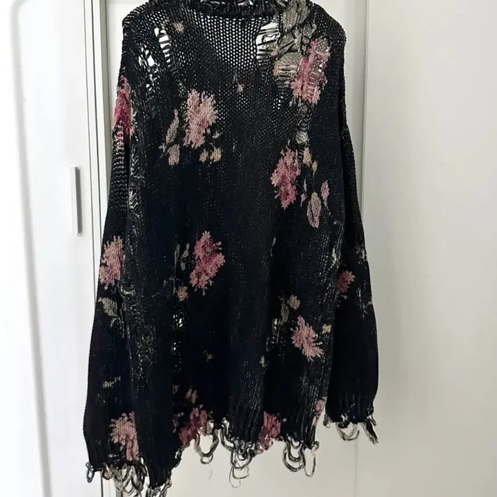 [BUNJANG] R13 Distressed Flower Oversized Sweater / R13 블랙 디스트로이드 플라워 오버사이즈 스웨터 새상품