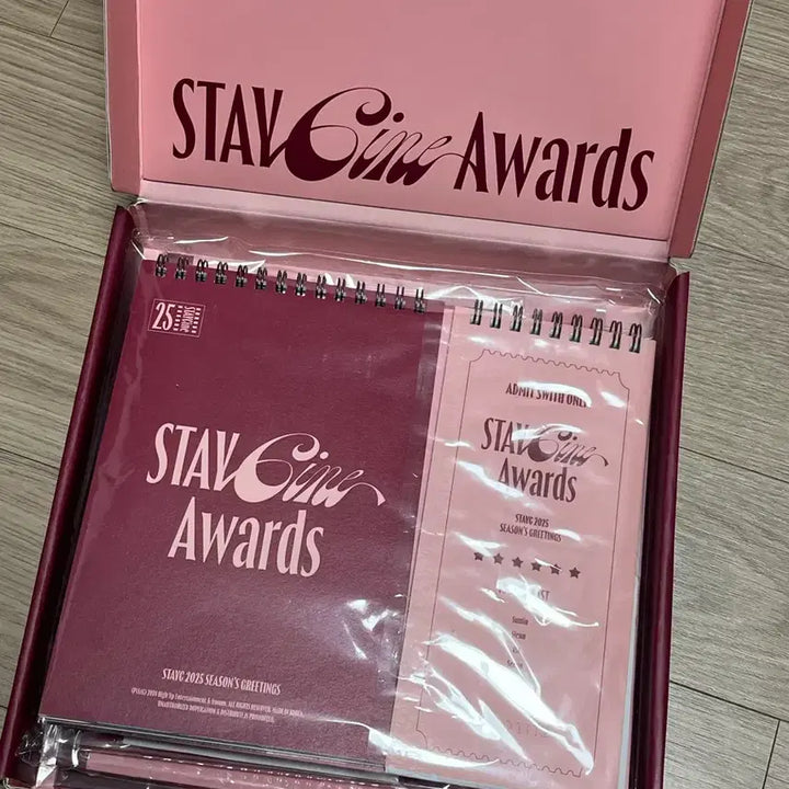 [BUNJANG] STAYC 2025 Season's Greetings Full Package / 스테이씨 2025 시즌그리팅 풀세트