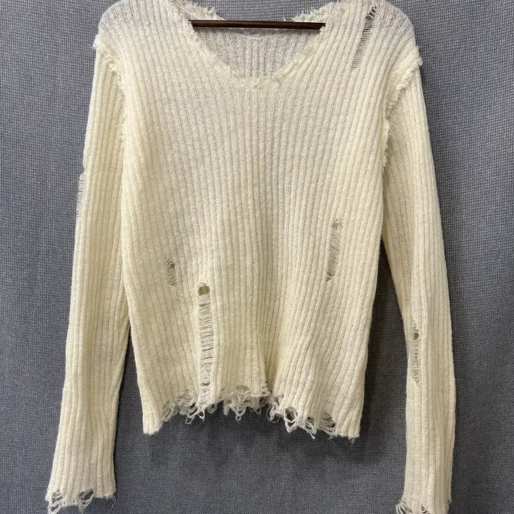 [BUNJANG] Vintage Ivory Knit Top / 빈티지 데미지 니트