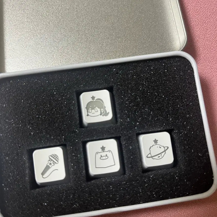 [BUNJANG] NCT Nana Keycap Tin Case / 나나양 키캡 틴케이스 굿즈