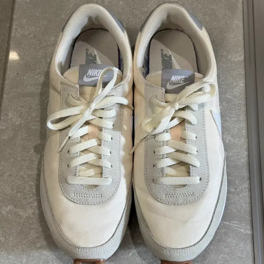 [BUNJANG] 나이키 데이브레이크 서밋 화이트 새상품급 (W) 275 팔아요. / [새상품급] 나이키 데이브레이크 서밋 화이트 (W) 275  팔아요.