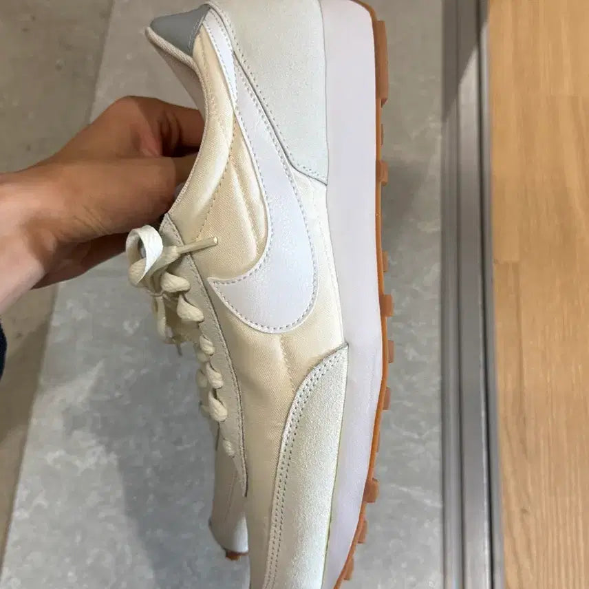 [BUNJANG] 나이키 데이브레이크 서밋 화이트 새상품급 (W) 275 팔아요. / [새상품급] 나이키 데이브레이크 서밋 화이트 (W) 275  팔아요.