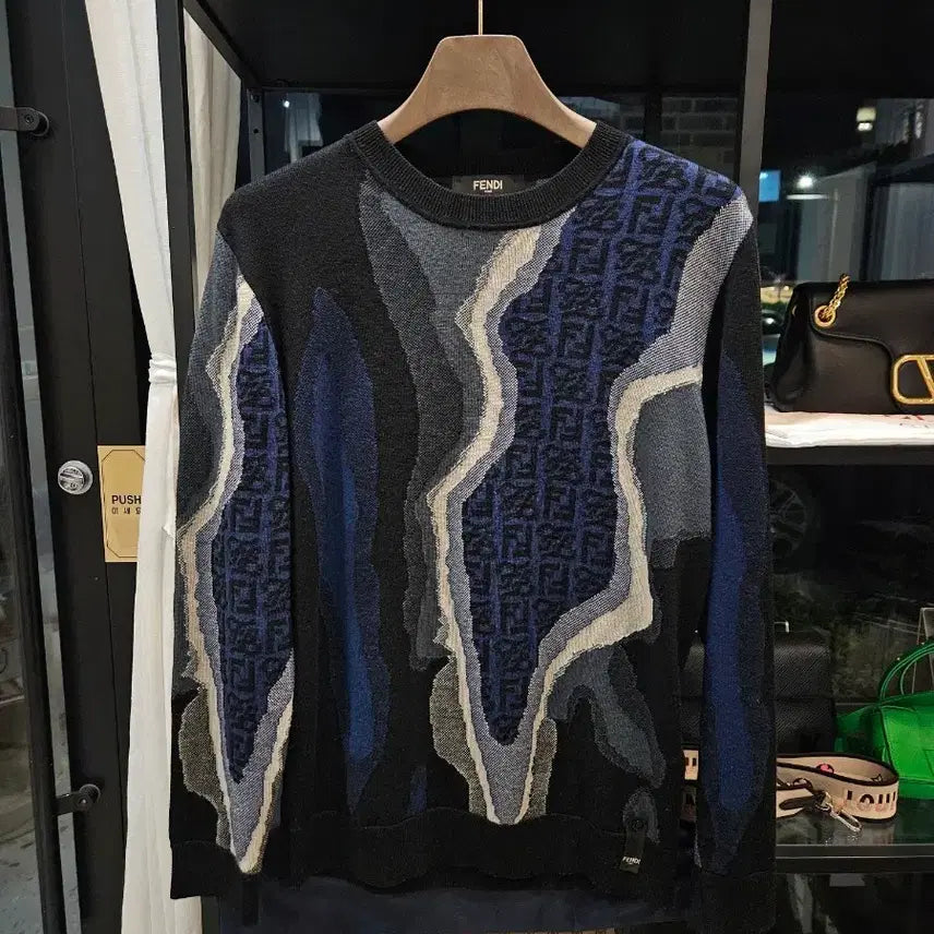 [BUNJANG] Fendi FF Logo Knit Sweater / [정품/50사이즈] 펜디 FF로고 패턴 니트 스웨터 블랙/블루