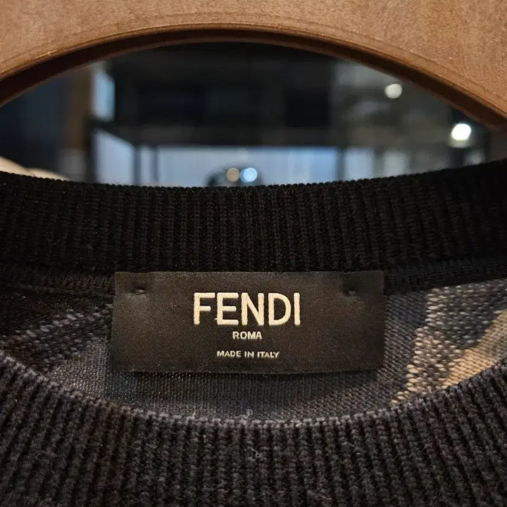 [BUNJANG] Fendi FF Logo Knit Sweater / [정품/50사이즈] 펜디 FF로고 패턴 니트 스웨터 블랙/블루