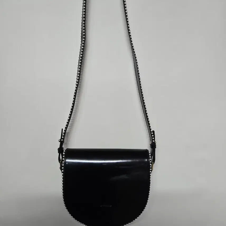 [BUNJANG] Couronne Leather Shoulder Bag / 쿠론 가죽 숄더백 크로스바디백