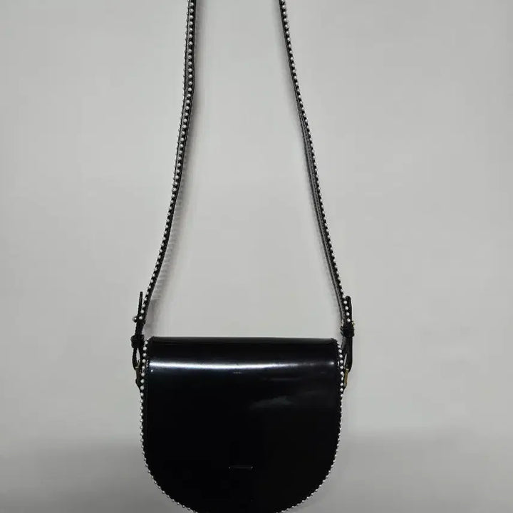 [BUNJANG] Couronne Leather Shoulder Bag / 쿠론 가죽 숄더백 크로스바디백