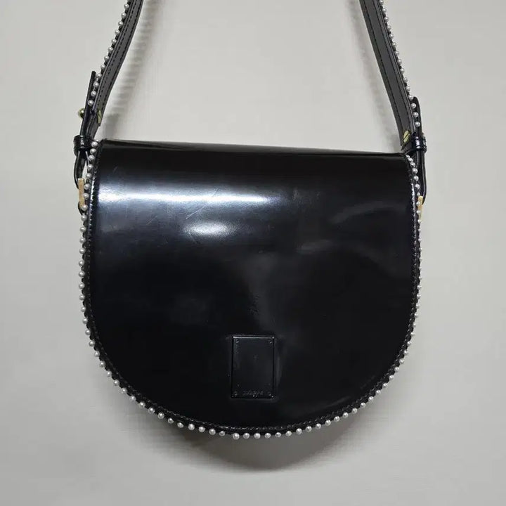 [BUNJANG] Couronne Leather Shoulder Bag / 쿠론 가죽 숄더백 크로스바디백