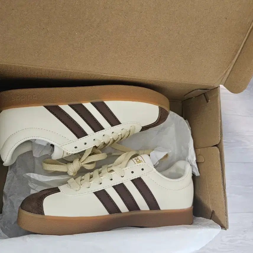 [BUNJANG] Adidas VL Court 2.0 Cream Brown Sneakers / 아디다스 VL Court 2.0 크림브라운 새상품