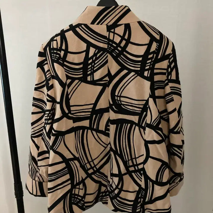 [BUNJANG] Izzatbaba Patterned A-Line Jacket / 아이잗바바 패턴 A라인 모 자켓