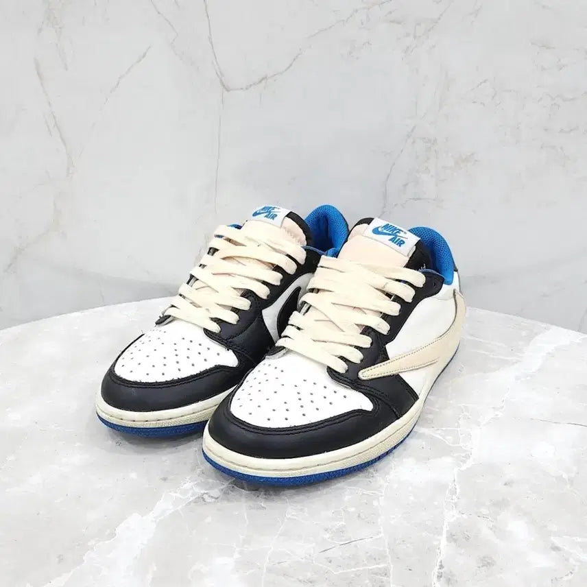 [BUNJANG] Nike Fragment Jordan 1 Scott Low Sneakers (Size 245) / 245 / 나이키 X 프라그먼트 조던1 스캇 로우 스니커즈