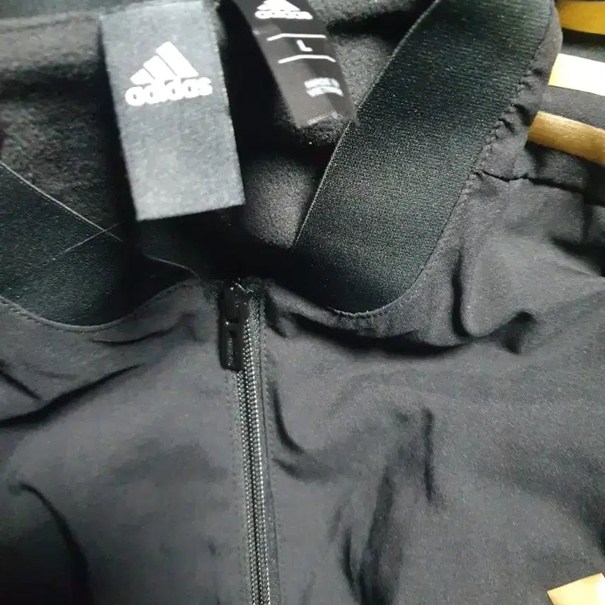 [BUNJANG] Adidas Tricolor Black/Gold Windbreaker Jacket / 아디다스 삼선 블랙/골드 바람막이기모L